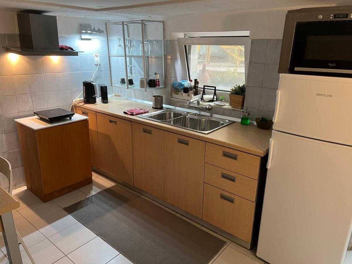 Glyfada Coast Studio Apartment Athena Bagian luar foto